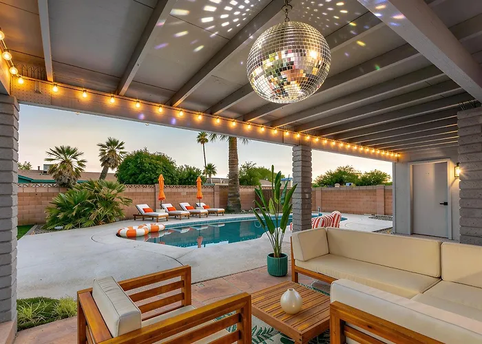 Disco Jungle With Fire Pit+Poolside Tv+Yard Games