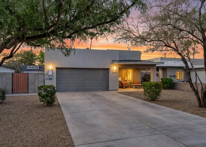 Modern 3Br Central Phoenix Home With Private Yard