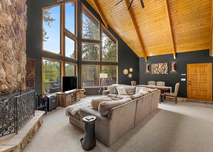 Modern Mountain Chalet With Wall-Of-Windows Forest Views.