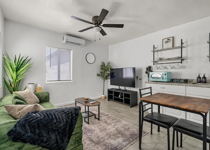 Casita Jacinto Centrally Located
