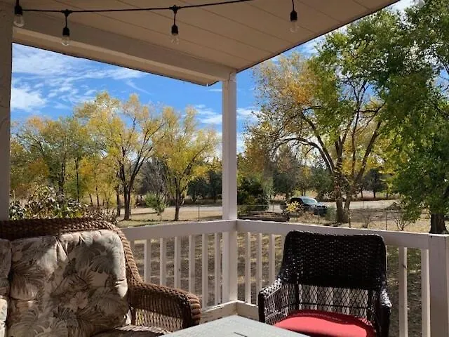 Shanti Ranchette - Peaceful Yet Close To Town