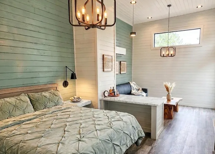 Th 28 Vineyard Vista & Sedona Gateway Luxury Tiny Home