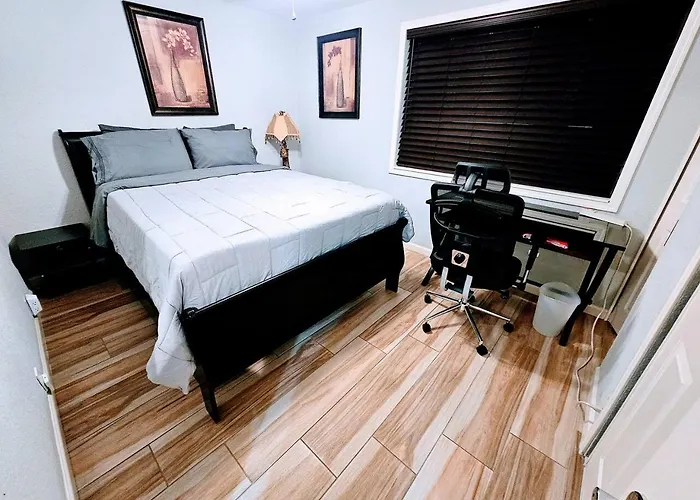 3Br/2Ba Cozy House In Central Phoenix