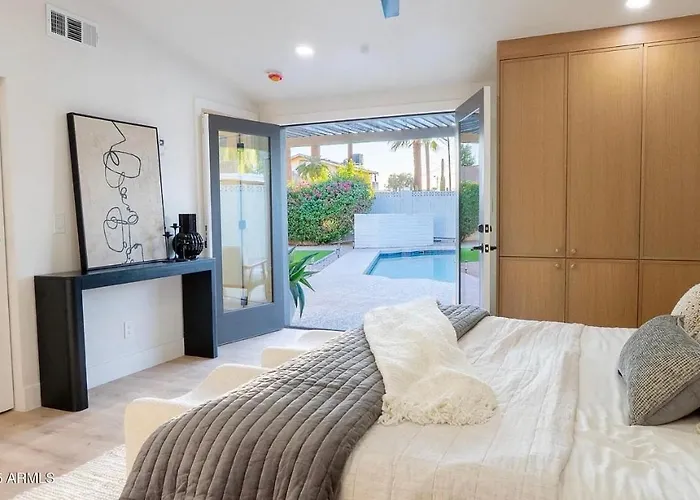 Playful Luxury - Pool, Games & Near Old Town
