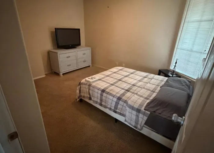 Goodyear Cul-De-Sac Room 5