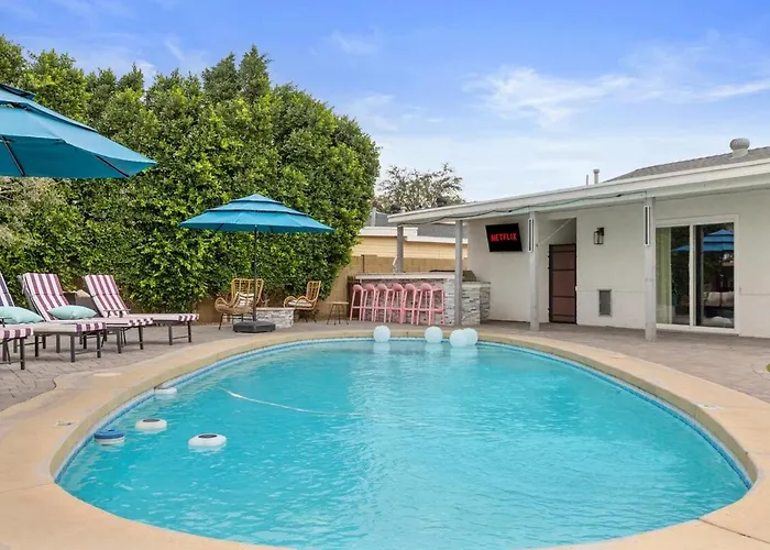 Scottsdale Retreat Pool Spa Fire Pit Games