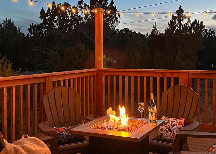 Walk To Private Lake! Family Cabin W/ Large Decks