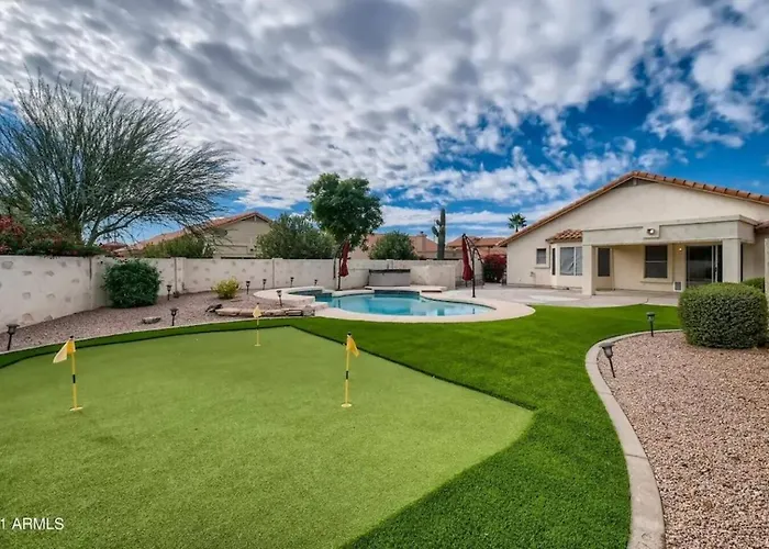 Private Oasis: Pool, Hot Tub & Golf Course Views!