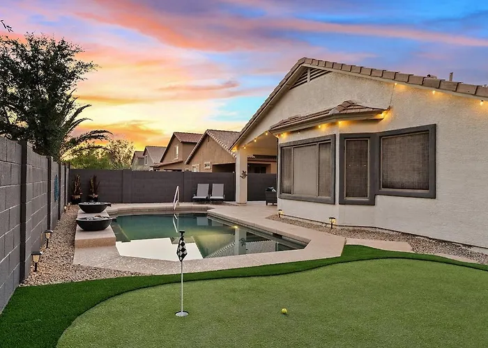 Sunny Poolside Golf Haven Heated Pool 4Bed 2Bath