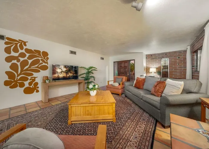 Sam Hughes, U Of A, 3 Bedroom 2 Ba, Carport, Fenced