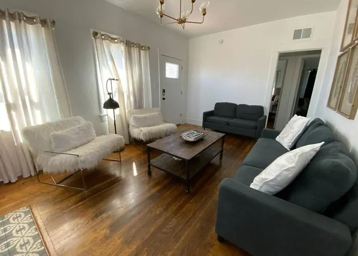 1926 Historic Stunner, Walk To U Of A, 2 Bedroom 1 Ba