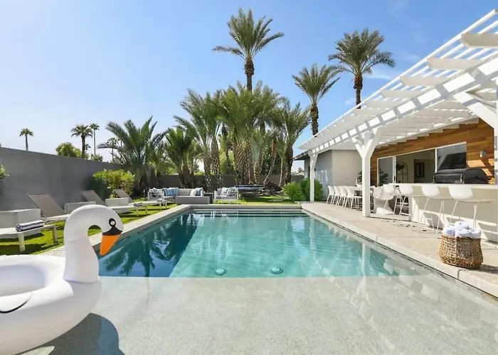 Indigo Oasis Pool Sleeps 20