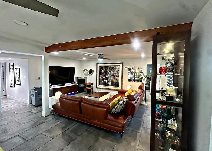 Phoenix Mid-Century Escape