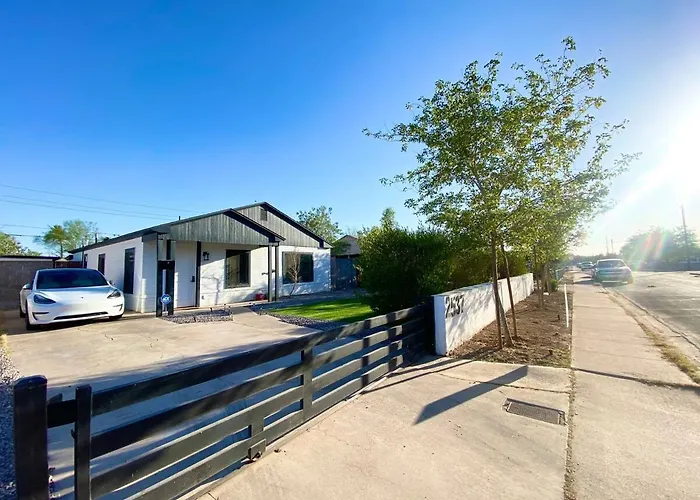 Charming Urban Oasis Located Near Downtown Phoenix