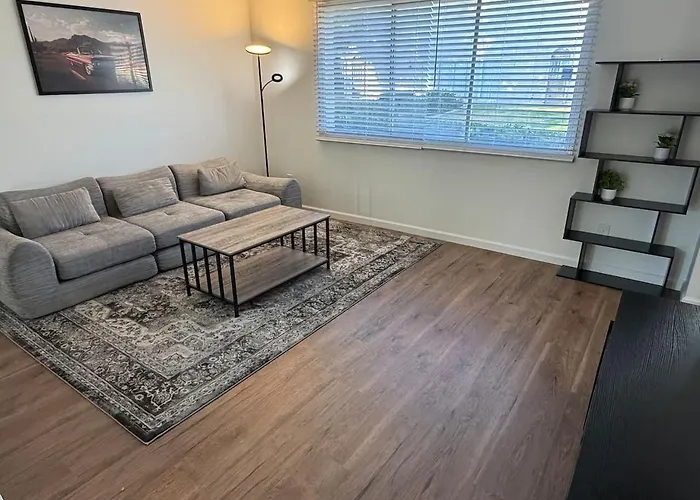 3Br Sleeps 10 Walk To Old Town