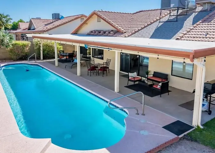 Sunny Oasis 4Br Pool Home With Game Room
