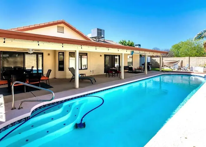 Sunny Oasis 4Br Pool Home With Game Room