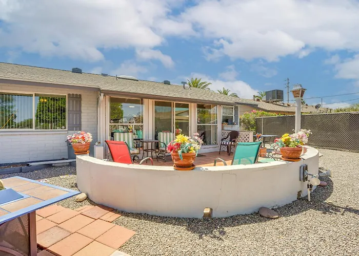 On Sun City South Golf Course! Quiet Home W/ Patio