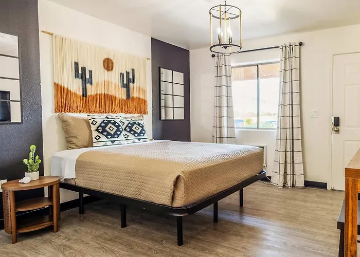 Tolleson Studio Retreat Cozy Stay For 2