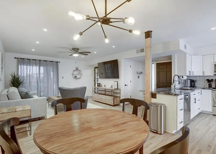 Charming Condo In Scottsdale!
