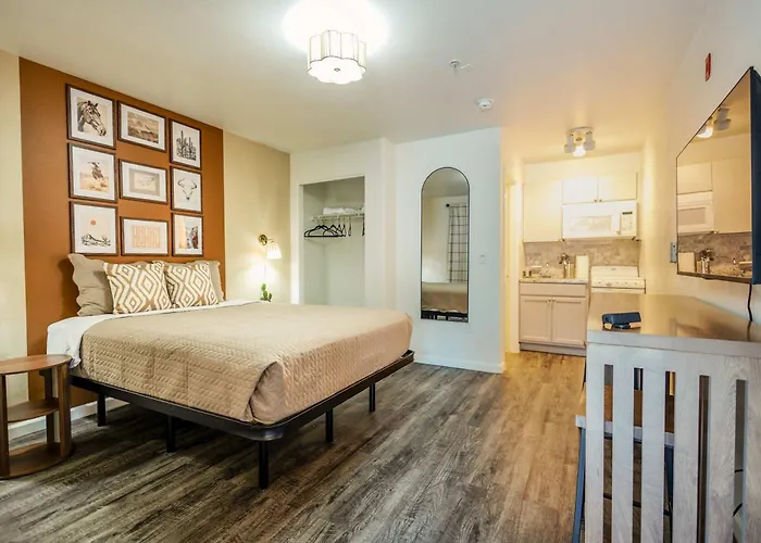 Cozy Studio Retreat In Tolleson For 2 Guests