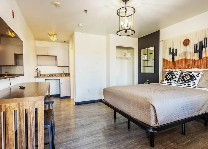 The Tolleson Suites - Modern I-10 Access
