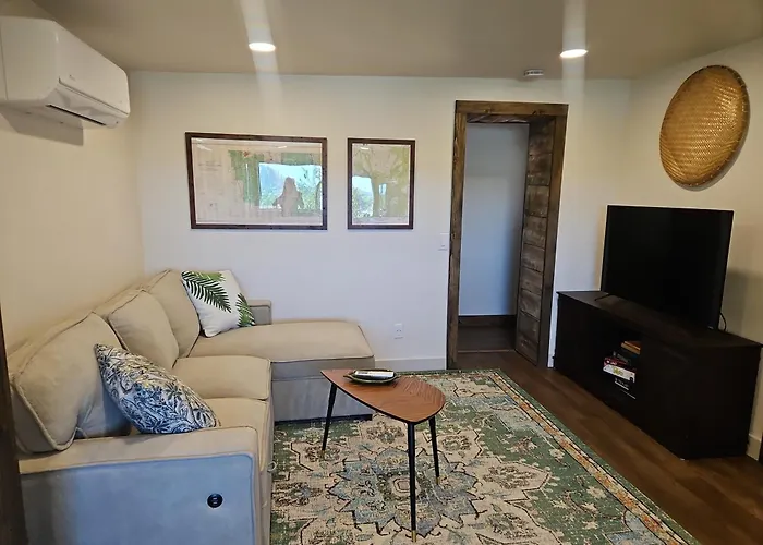 Granite Overlook - Walk 2 Blocks To Historic Downtown Prescott!