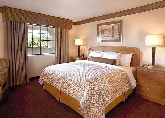 Embassy Suites Phoenix North