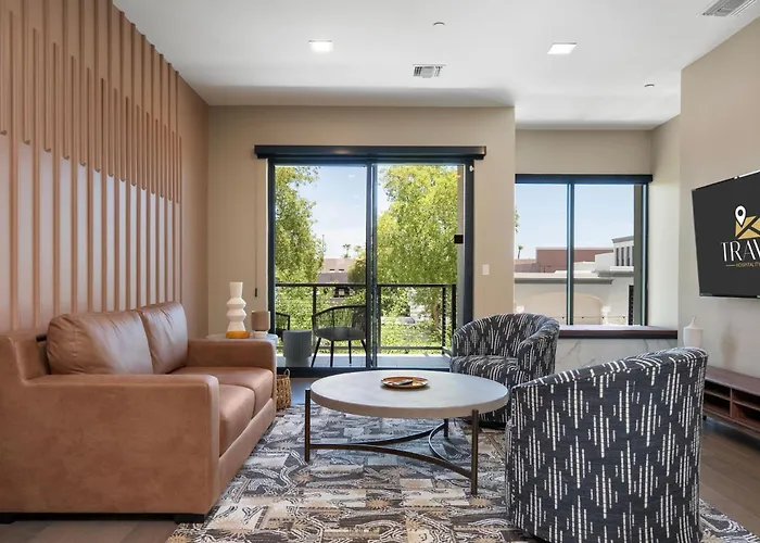 The Lux At Craftsman - Old Town Penthouse 1