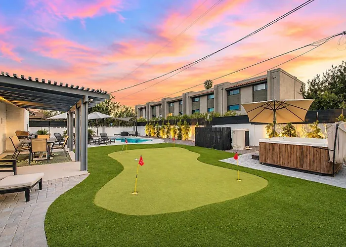 Old Town Family Retreat-Free Heated Pool-Spa-Putt Grn-Gym
