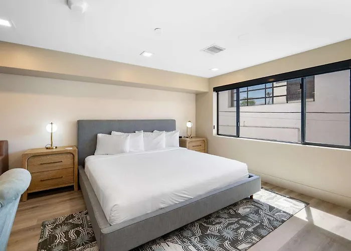 The Lux At Craftsman Suite 4 - Walkable To All Of Old Town