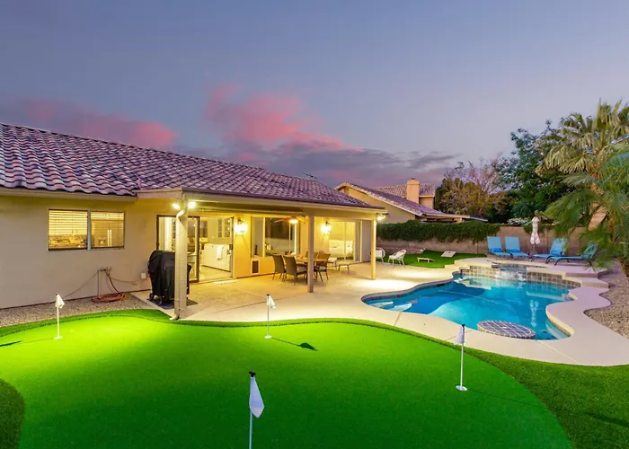 Sunny Serenity: Mesa Masterpiece