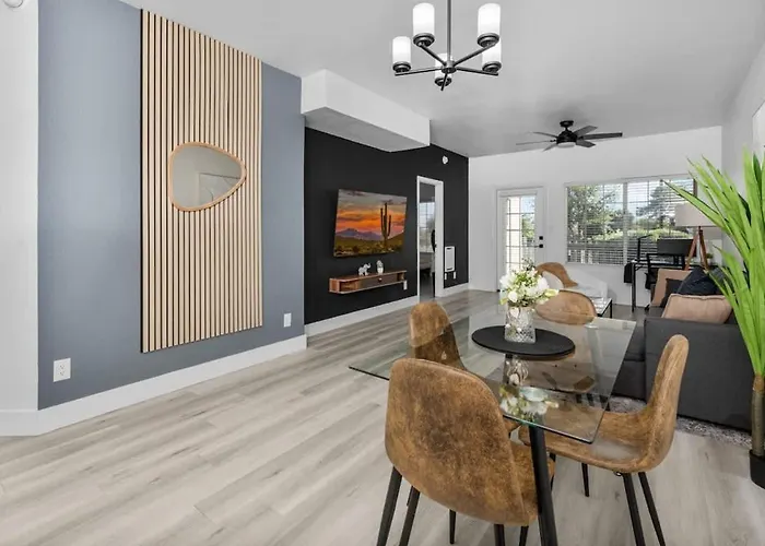 Sleek 2Br-Pool, Yoga Rm, Gym, Cabanas, Bbq,Prkng
