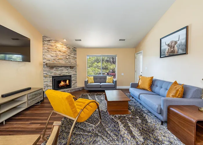 Mountain Jewel Modern Townhome In The Pines Great Location Near Downtown Flagstaff