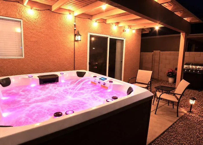 Javelina Haven With Hot Tub Near Hiking And Downtown