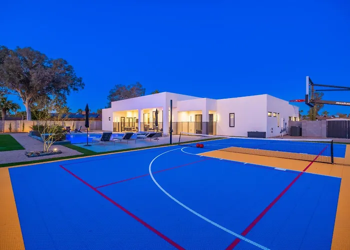 Multimillionresort Oasis Pickleballvolleyballcourtbocce Ball Courtgolf