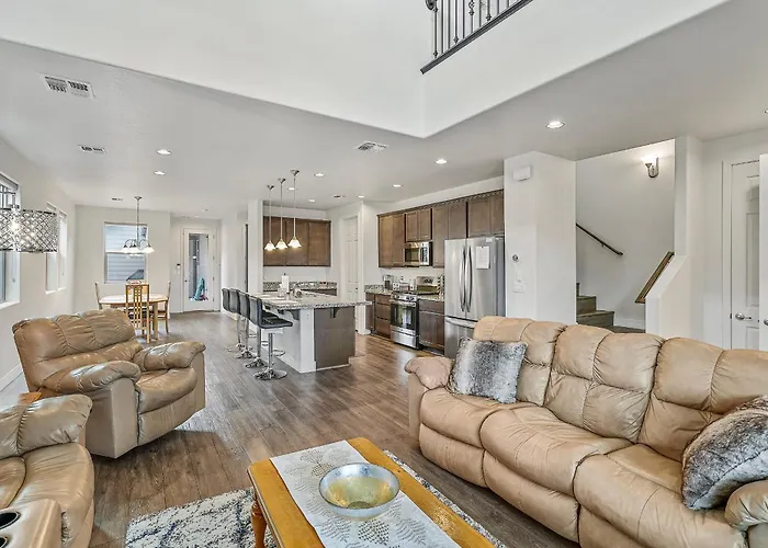 Our Happy Place Minutes To Downtown Nau Brand New Home