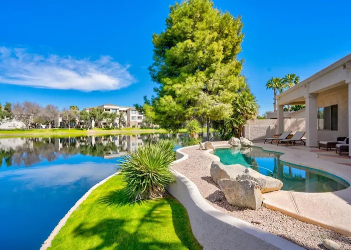 Gorgeous Lakefront Paradise W Pool & Views