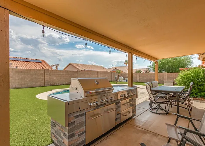 4Br Home W Heated Pool In Prime Location