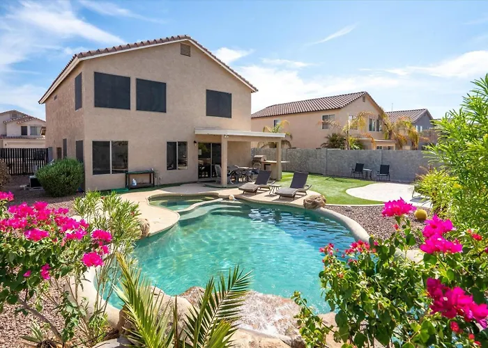 4-Bedroom Peoria Retreat With Heated Pool & Spa