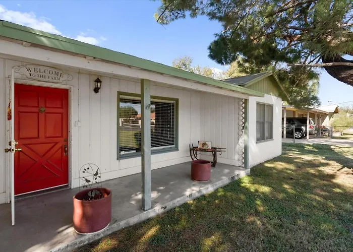 Charming 2-Br Farmhouse Backyard Views