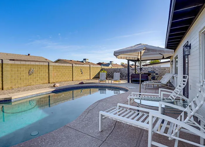 Sports, Trails & More! Home W/ Pool In Glendale