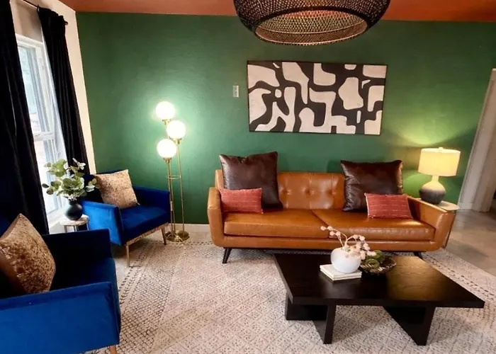 Modern Desert Getaway, Sleeps 5-Fire Pit-Coffee Bar