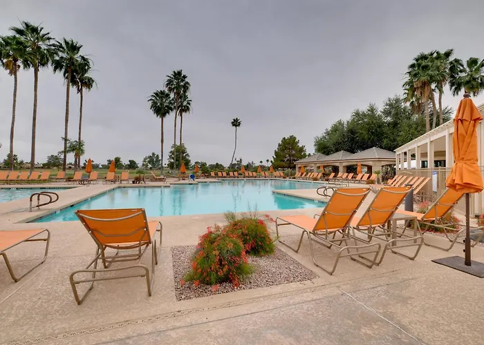 Golf, Swim, Play & Relax! Gated Sun Lakes Home