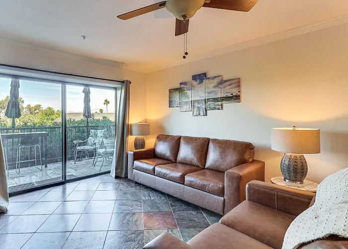 Golf, Boat, Swim! Walkable Lake Havasu Getaway
