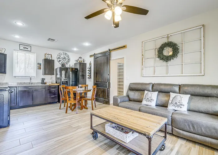 Private Acreage, Pet-Friendly Yard! Gilbert Haven