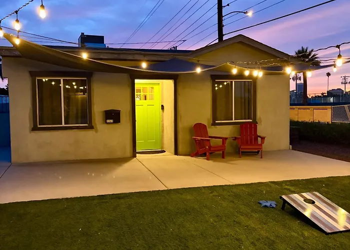 The Green Door - Historic Phx 2Br Office Retreat