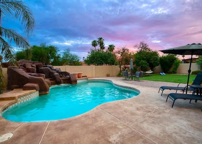The Hideaway Private Pool Spa Pool Table Bbq