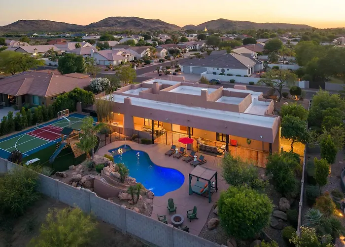 The Good Life Oasis - Luxury 5Br Home - Sleeps 16
