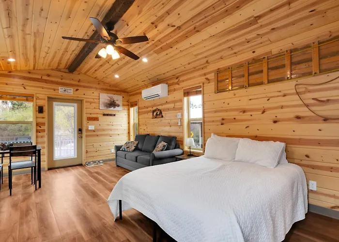 Mt Lemmon Hotel Cabin 9